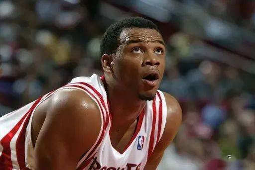 在后面斯科拉,兰德里先后入队,且穆大叔年岁逐渐增长的情况下,查克