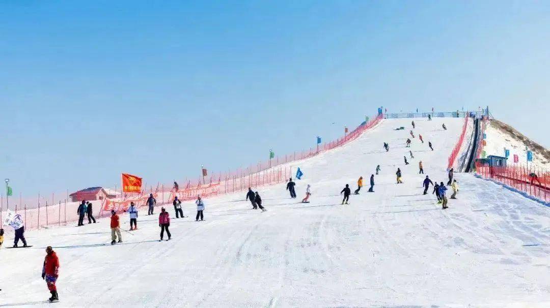 银湖山滑雪场图片