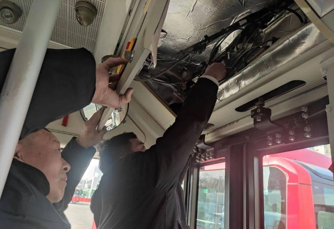 工作36年,这是他最后一次春节值班_张师傅_车辆_乘客