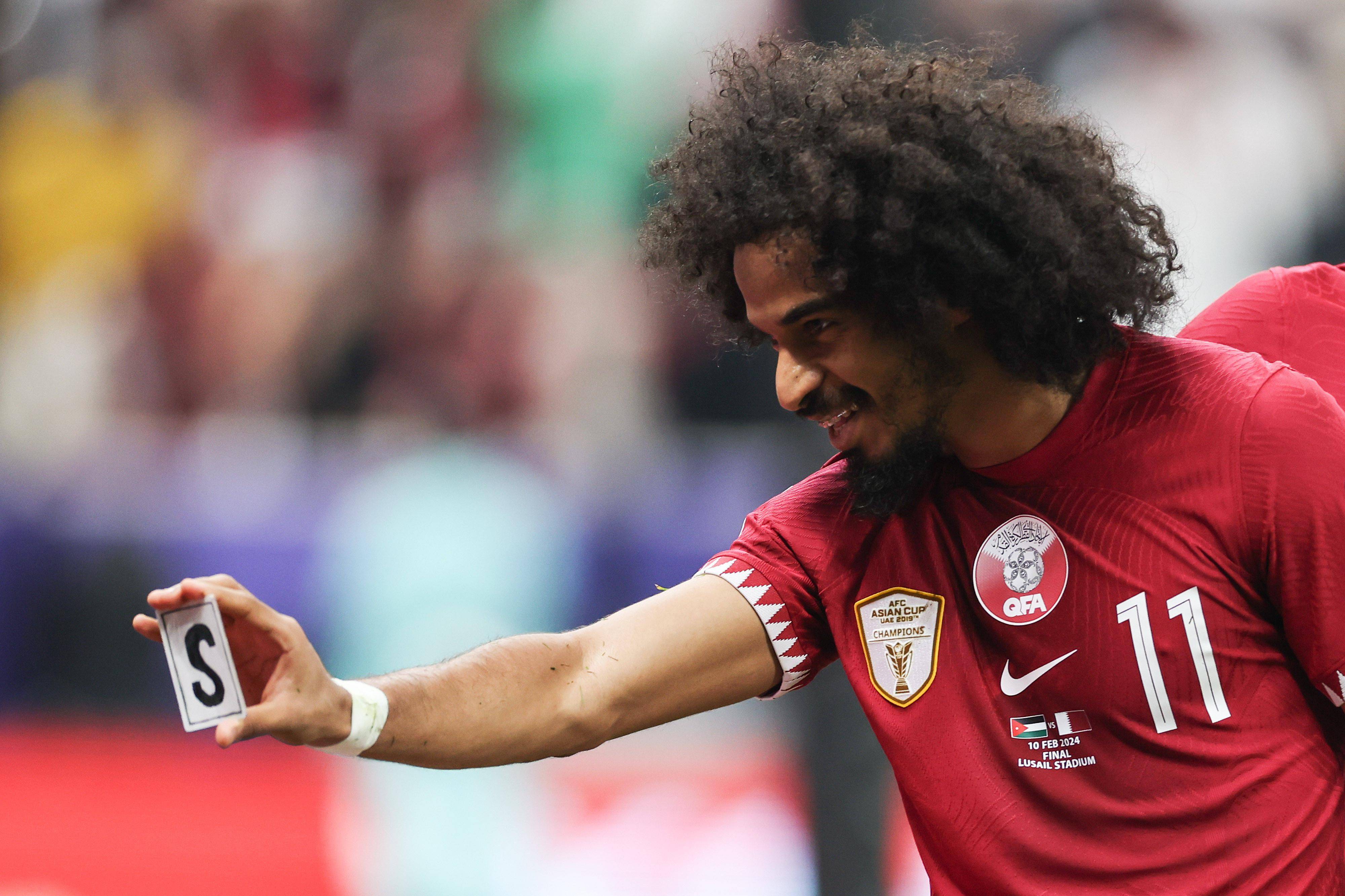 中国"金哨"马宁三判点球,亚洲杯决赛东道主卡塔尔卫冕