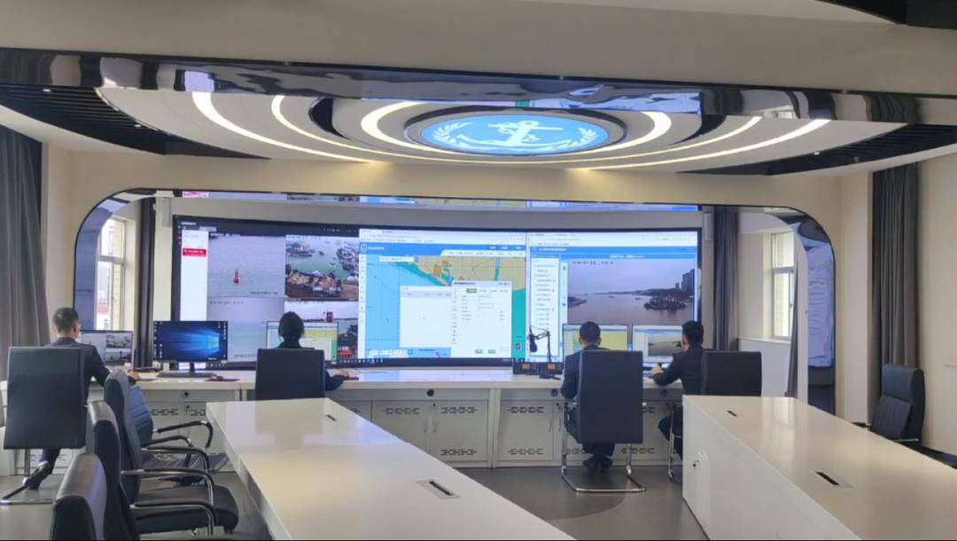 北海-涠洲岛每天往返航班超27次,海上航标守护安全