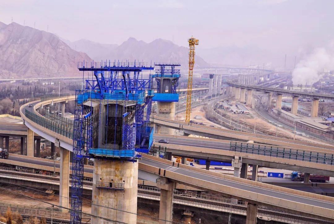 新春走基层丨兰合铁路建设者的新春坚守_隧道_施工_柳泉