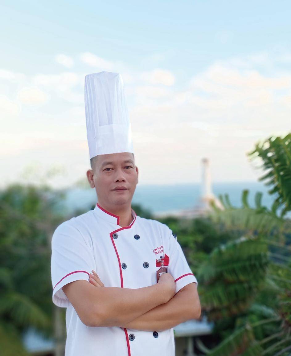 缘起楼素斋餐厅」滑动下方图片查看主厨简介逐渐形成了独具特色的的