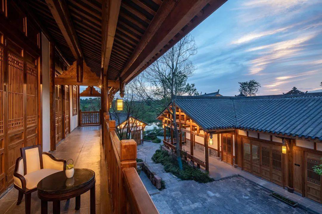 住进田园国风奢居,竹林泡私汤,新年特惠直降2k _成都_川西_安麓