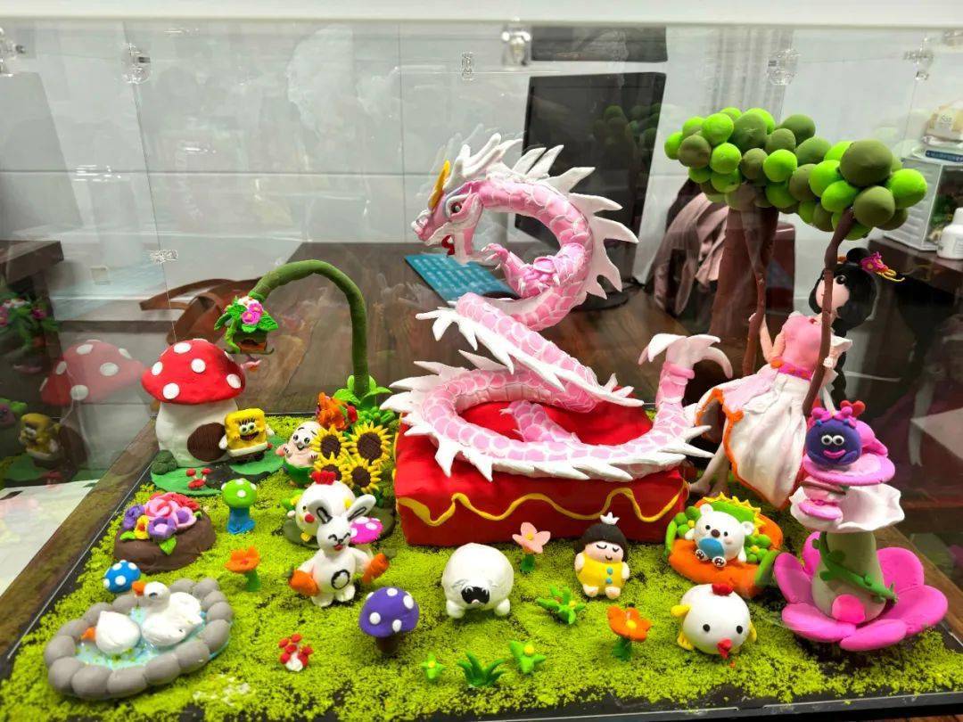 【龙腾华夏 匠心暖城】东胜区教体系统2024年生肖物