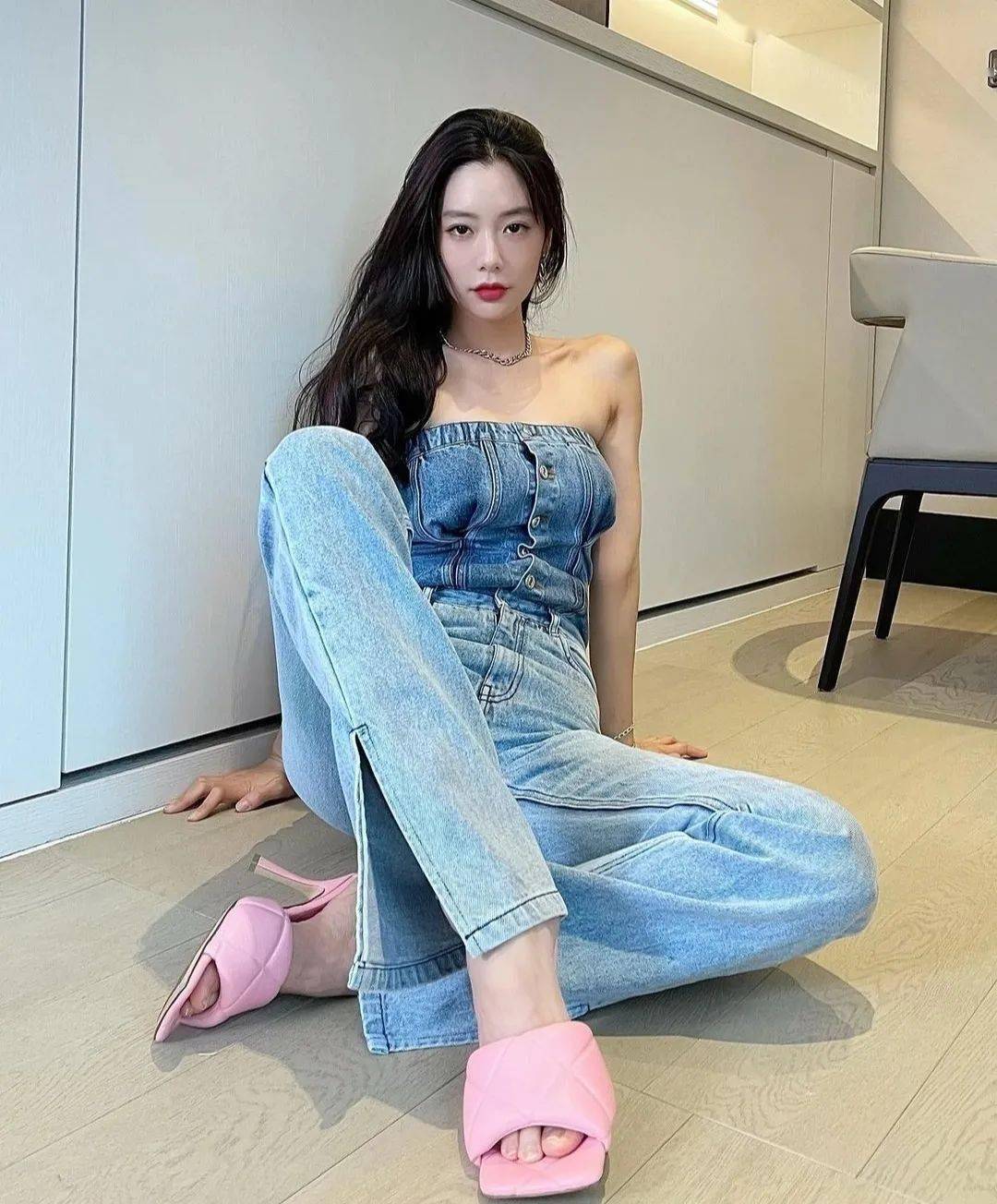 绝对顶配啊!_克拉拉_人气_身高
