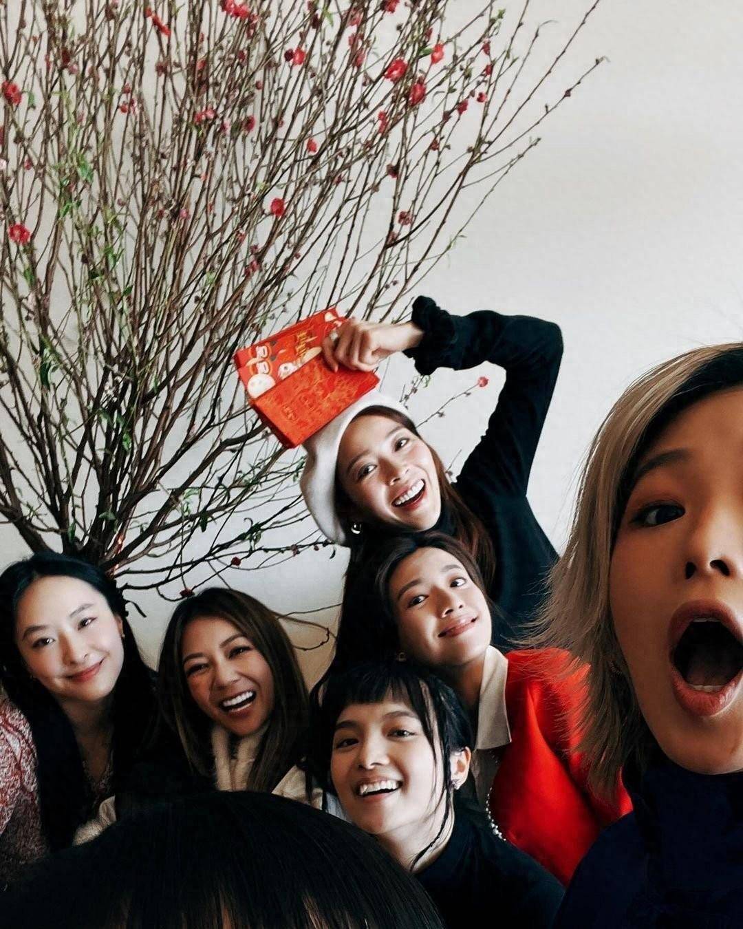 视后红色上衣抢镜,陈滢抽空现身_赖慰玲_蔡思贝_马国明