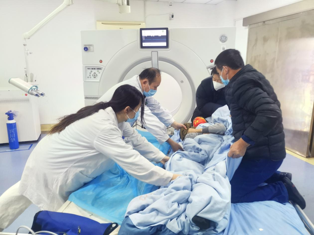 无假日医院中的医技人,助力春节健康"不打烊"_住院