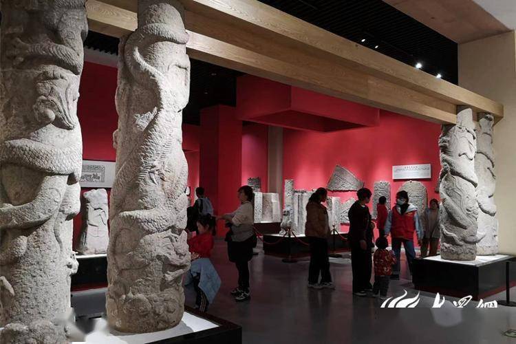 新春走基层|龙年逛临沂市博物馆,热闹非常_画像石