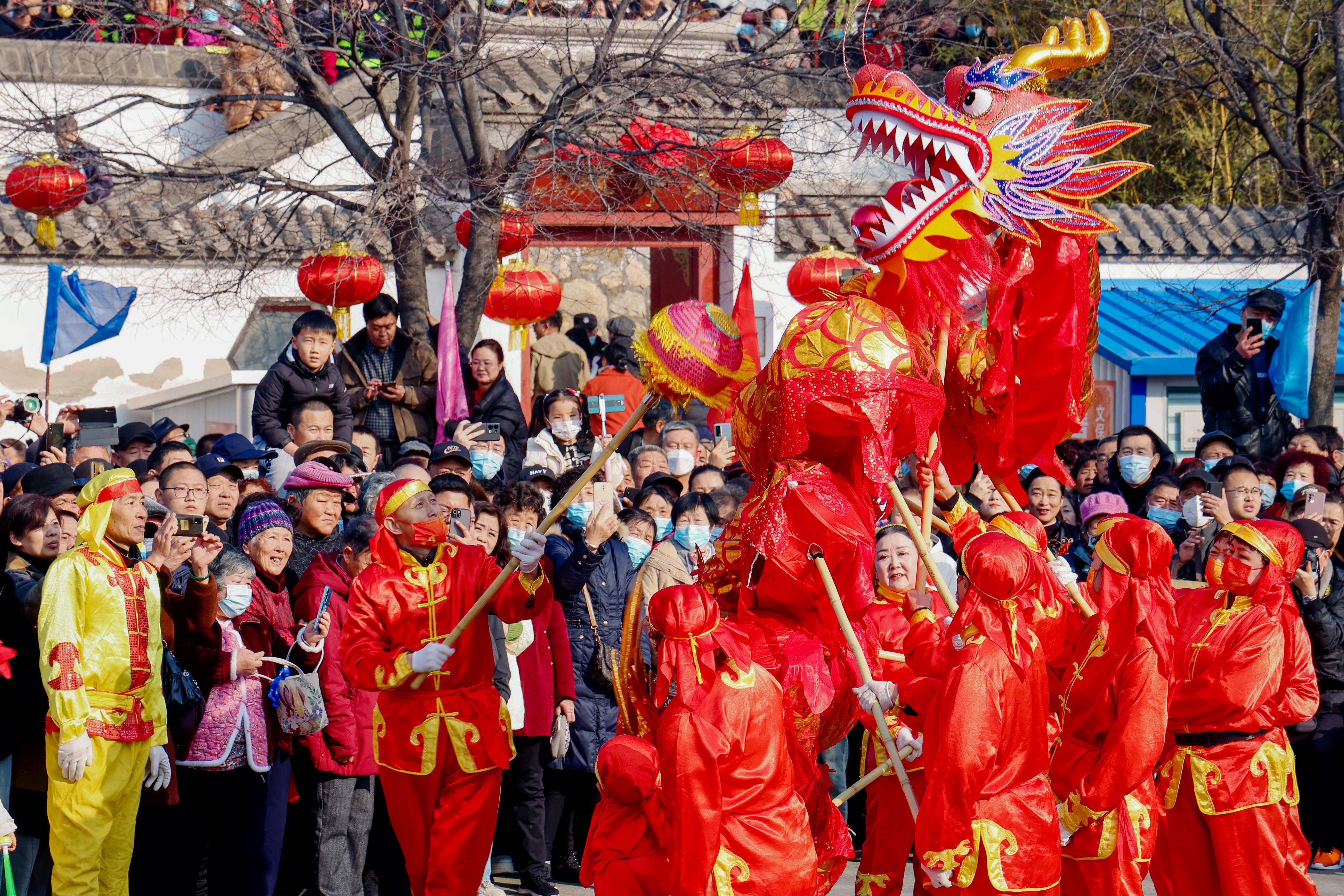 网络中国节·春节|跟着镜头一起来看毓璜顶庙会热闹景象_现场图_摄影