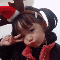 7年前,一组3岁小女孩的表情包成全了无数网友的"姨母心".