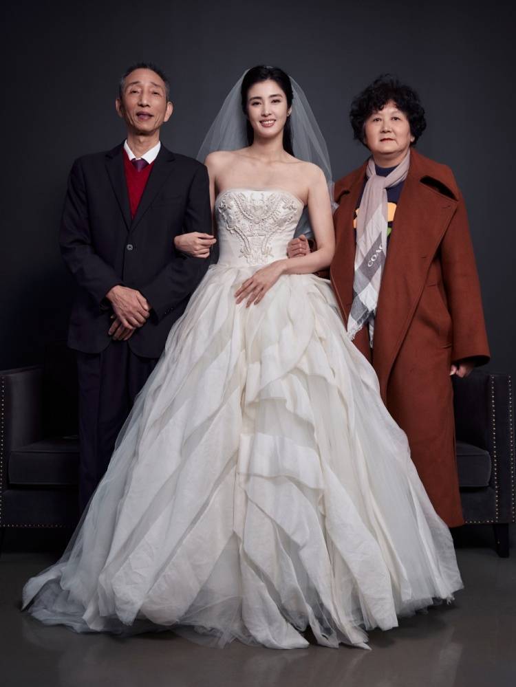 中国女足赵丽娜结婚图片
