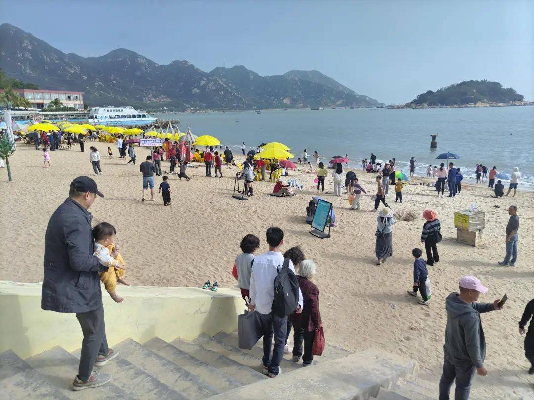 海角城为进一步引客来台山,引客留台山,发动各旅游线路沿途的绝区