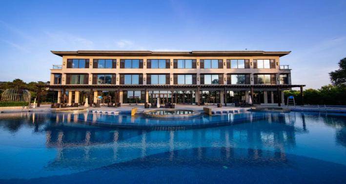 来秦皇岛泡着温泉看大海,多处胜地享受悠然假期!_度假