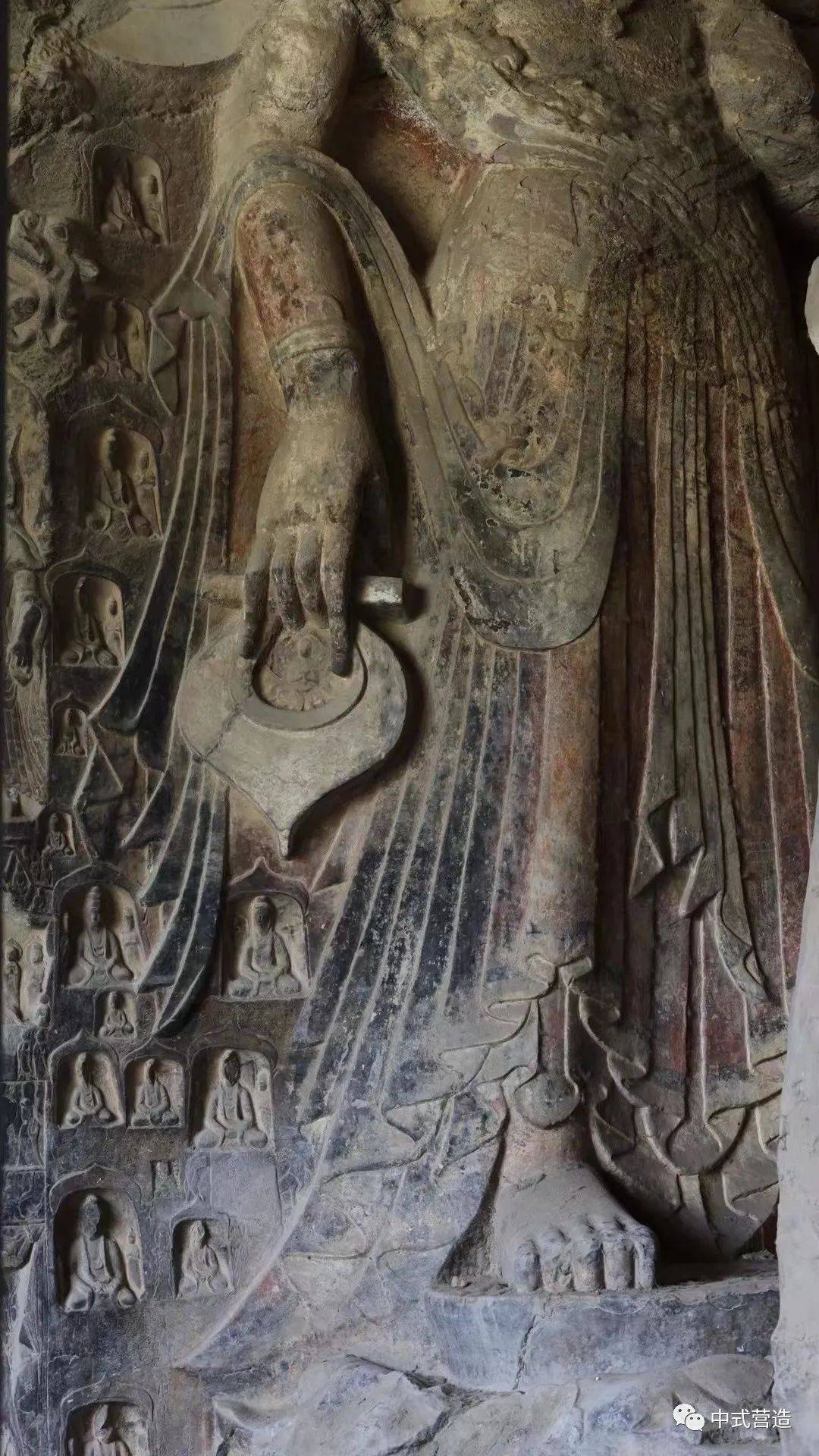 宝瓶摩尼宝珠立式香炉鹊柄香炉楣尾兽伎乐队箜篌植物类生命树与佛家圣