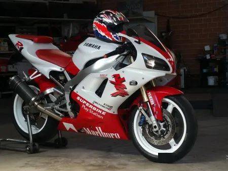 雅马哈在本田的cbr900rr上花了点功夫去研究,然后造出了一台可输出150