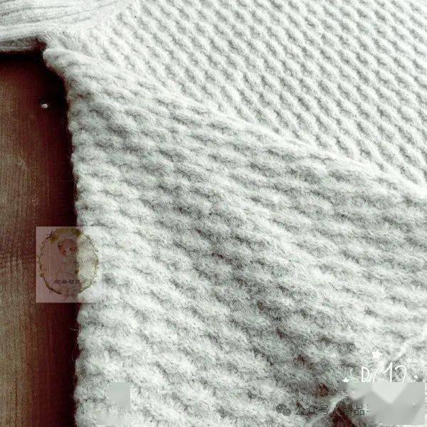 33针×45行=10平方厘米1,花样部分39针×48行=10平方厘米      编织