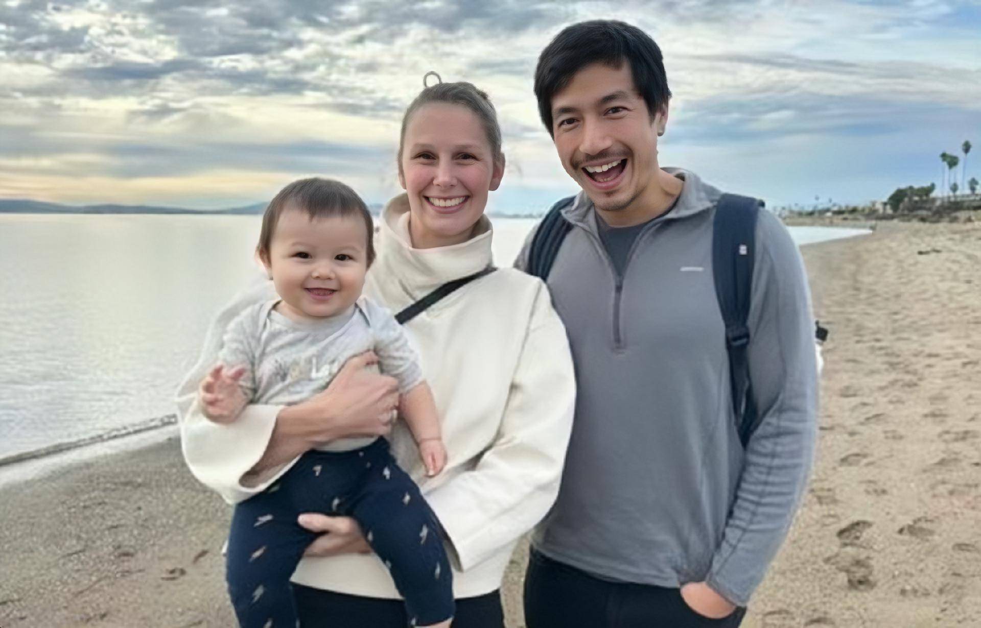 andrea在去年生完孩子后,身材发胖比较明显.