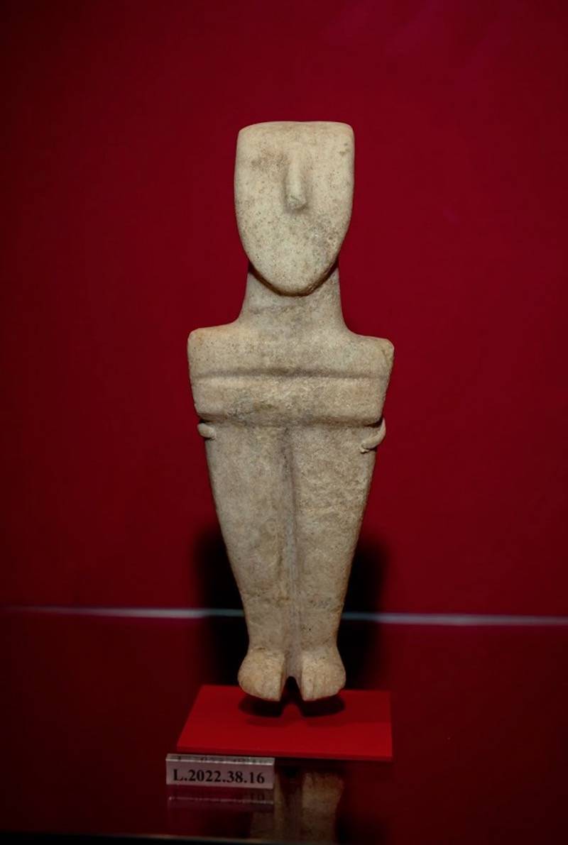 看早期希腊雕塑的形态,大都会博物馆展基克拉迪艺术