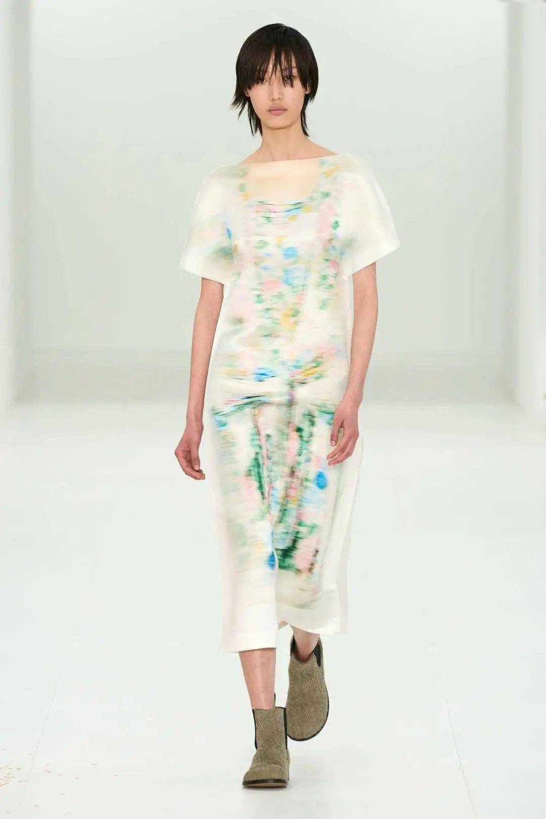 趋势| 设计开发必看!24/25秋冬女装关键趋势_女性