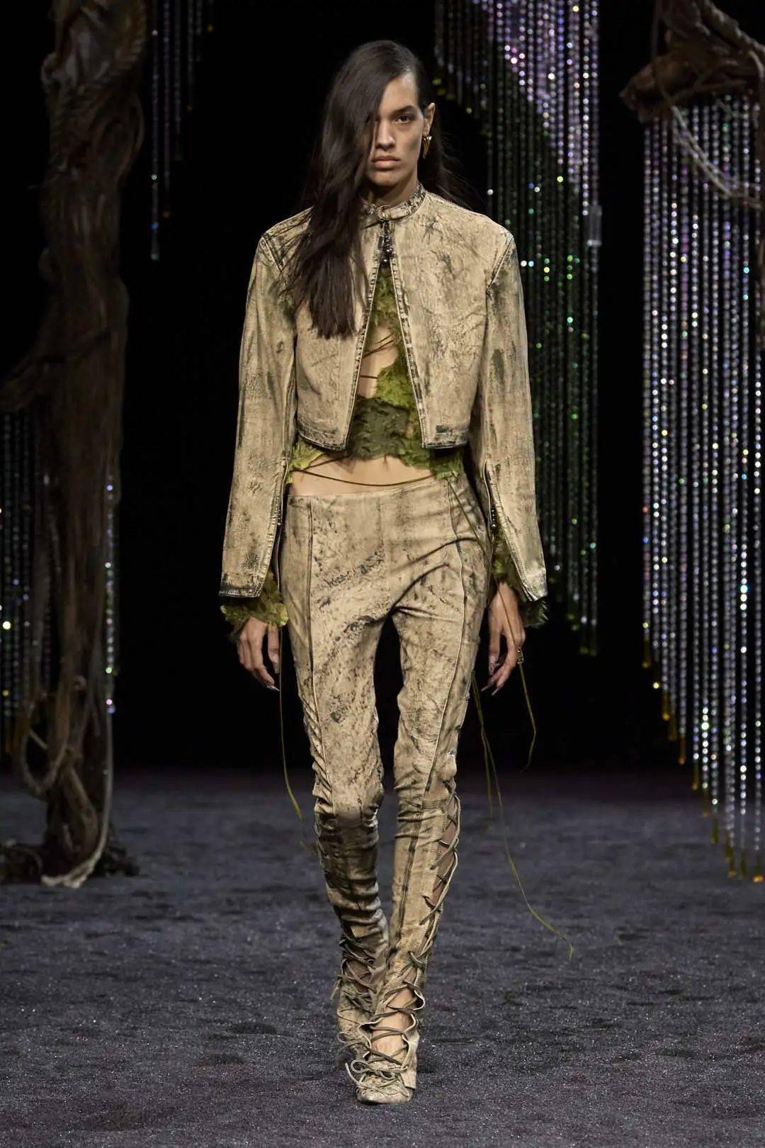 趋势| 设计开发必看!24/25秋冬女装关键趋势_女性