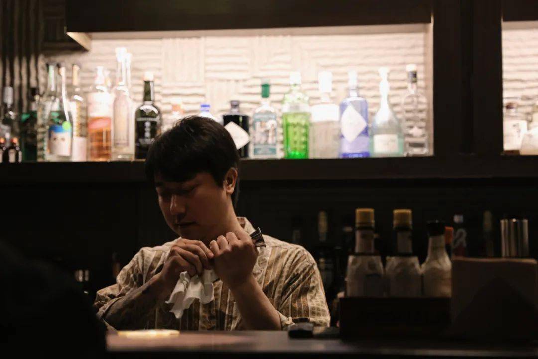探店特辑丨文学,历史与神话,架构起这家社区鸡尾酒馆