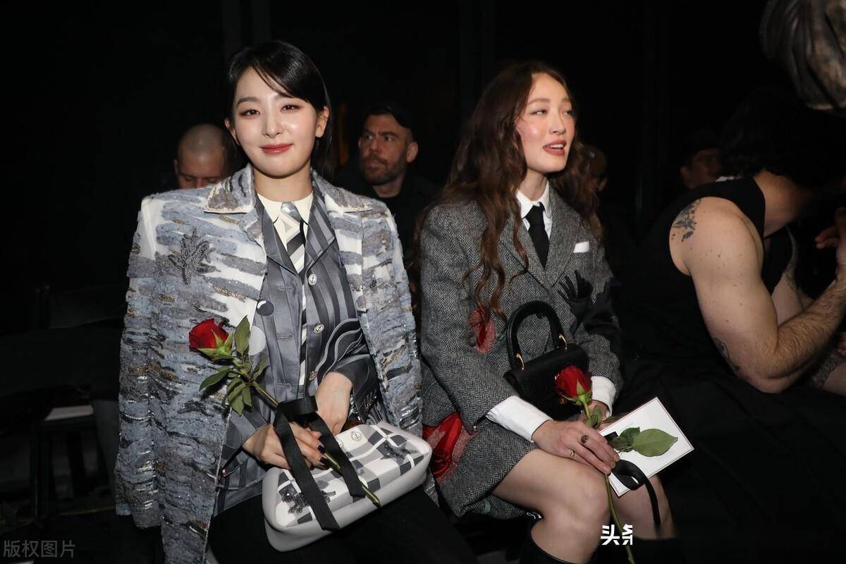 姜涩琪现身thom browne2024秋冬纽约时装周秀场观秀_美国纽约_时间