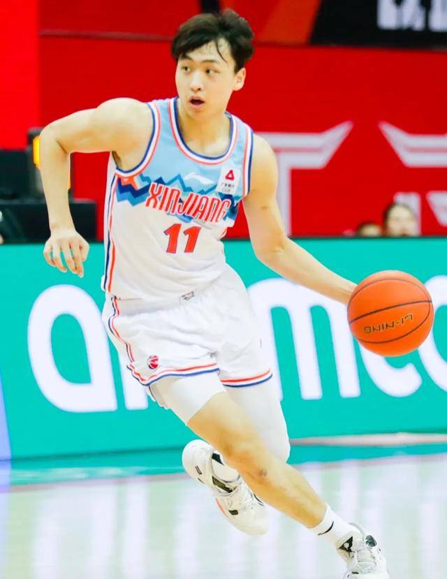 新疆男篮球员表现总结,侧翼的尖刀,重拾信心的齐麟_赛季_球迷_投篮