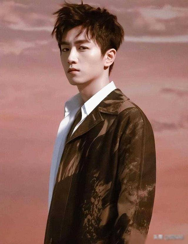 事实证明,一直被劝分的陈晓陈妍希,已经活成了爱情的_