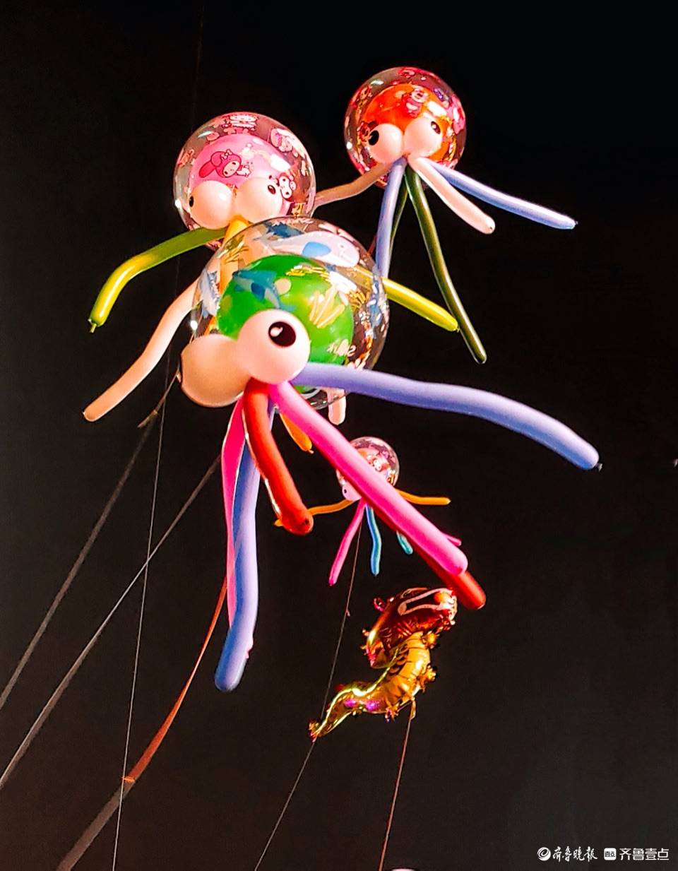 俺村俺家年味浓|"飞天章鱼"气球扮靓古城天空_节日_高军_郯城县