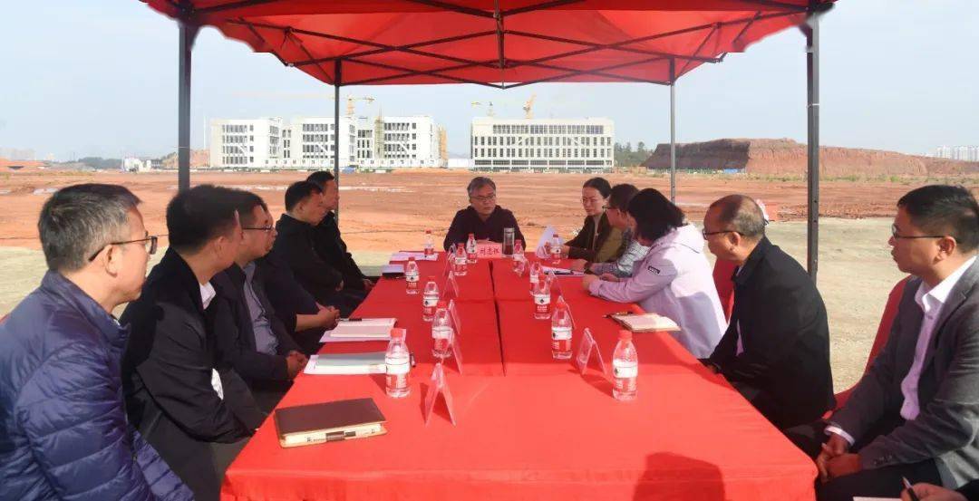 2024 年 2 月 15 日上午,章贡区委副书记,区长刘志怀深入章贡高新区