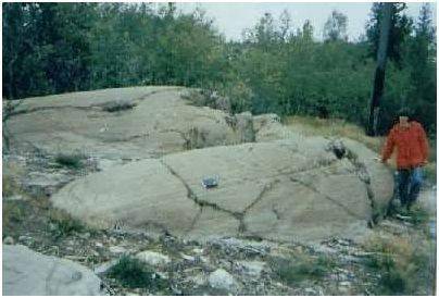 附冰川侵蚀和冰川堆积地貌