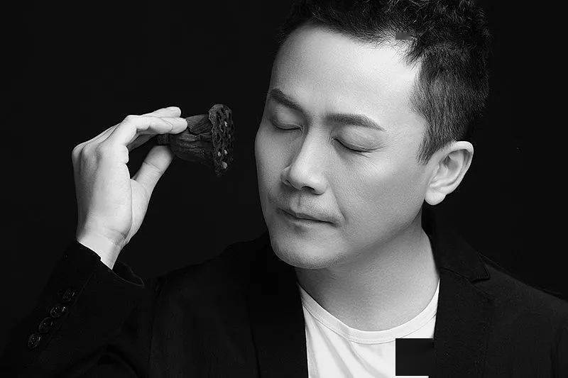 没学过一天音乐,却成凤凰传奇的"御用作曲人",今年最火的歌就出自他!