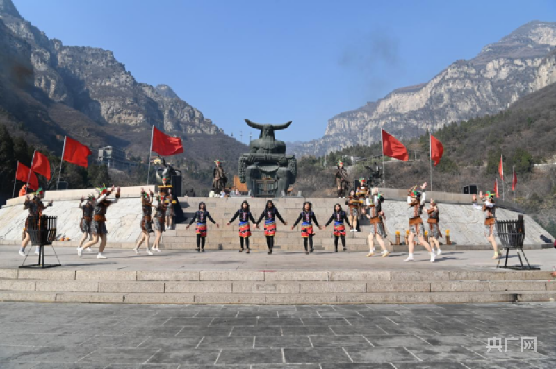 河南沁阳:"神农祭天"醉游人_沁阳市_杨帆_文化广场