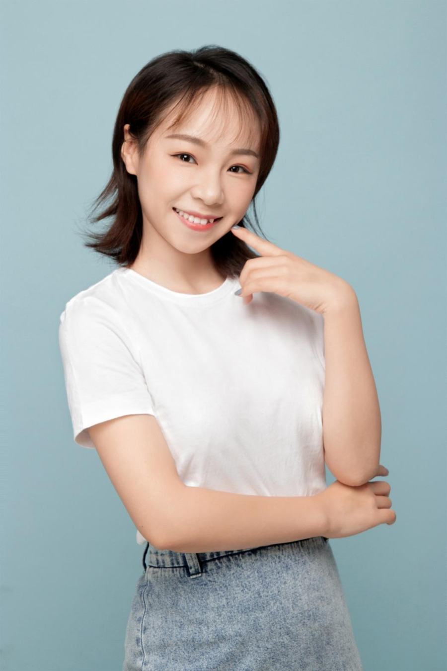 作旦演员,毕业于中国戏曲学院,师承张逸娟,乔燕和,陆永昌,刘巍,程荣