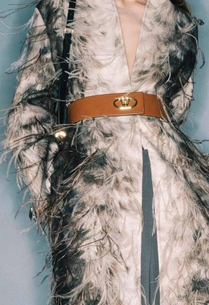 华伦天奴 valentino 正式官宣蔡依林成为品牌代言人,恭喜!