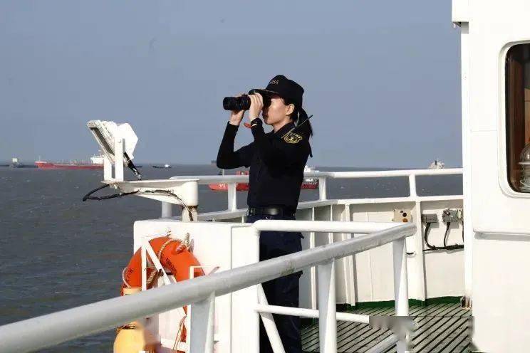 海大校友,中国首位远洋公务船女船长!