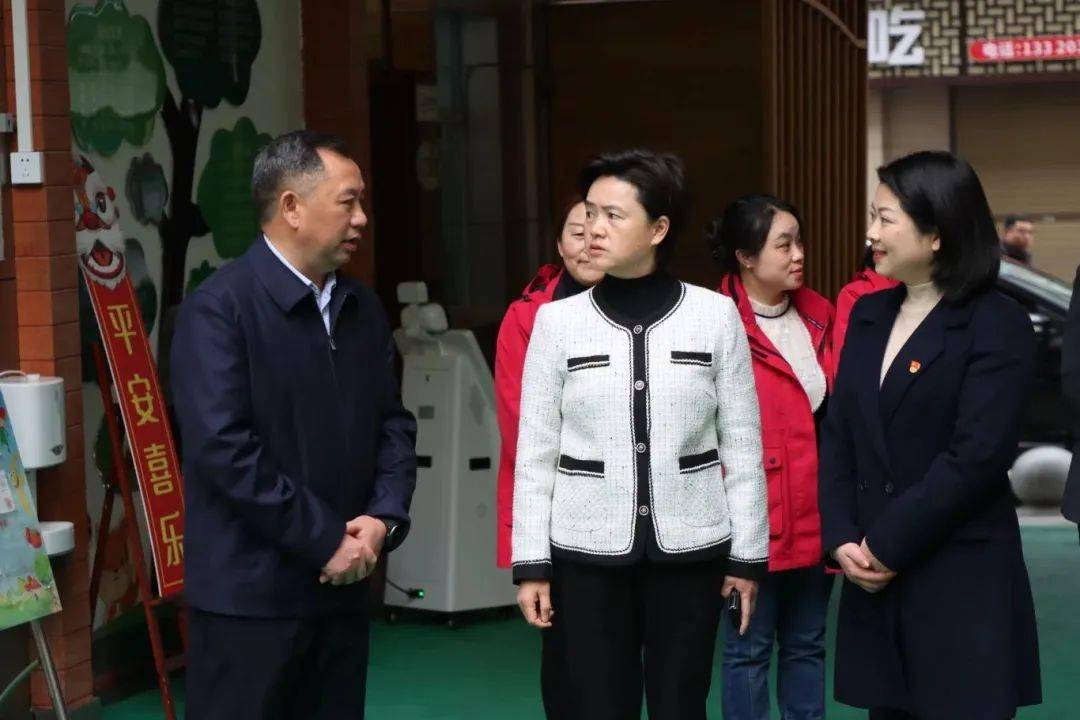 关注洪芳副区长率队调研学校开学工作_教育_管理_建设