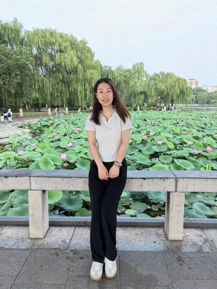 医护均来自于青岛西海岸,一个是90后,一个是00后_徐艺嘉_潘雨欣_进行