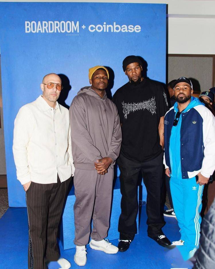 杜兰特晒出多组合照:24年全明星周末!_霍姆格伦_爱德华兹_约内斯库