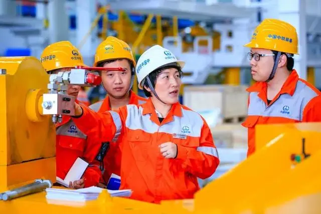 迎盛会 看履职丨全国人大代表王杜娟:"钢铁穿山甲"演绎新时代愚公移山