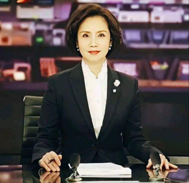 央视主播徐俐:中国老人过早地放弃了自己!_女人_女士_年龄