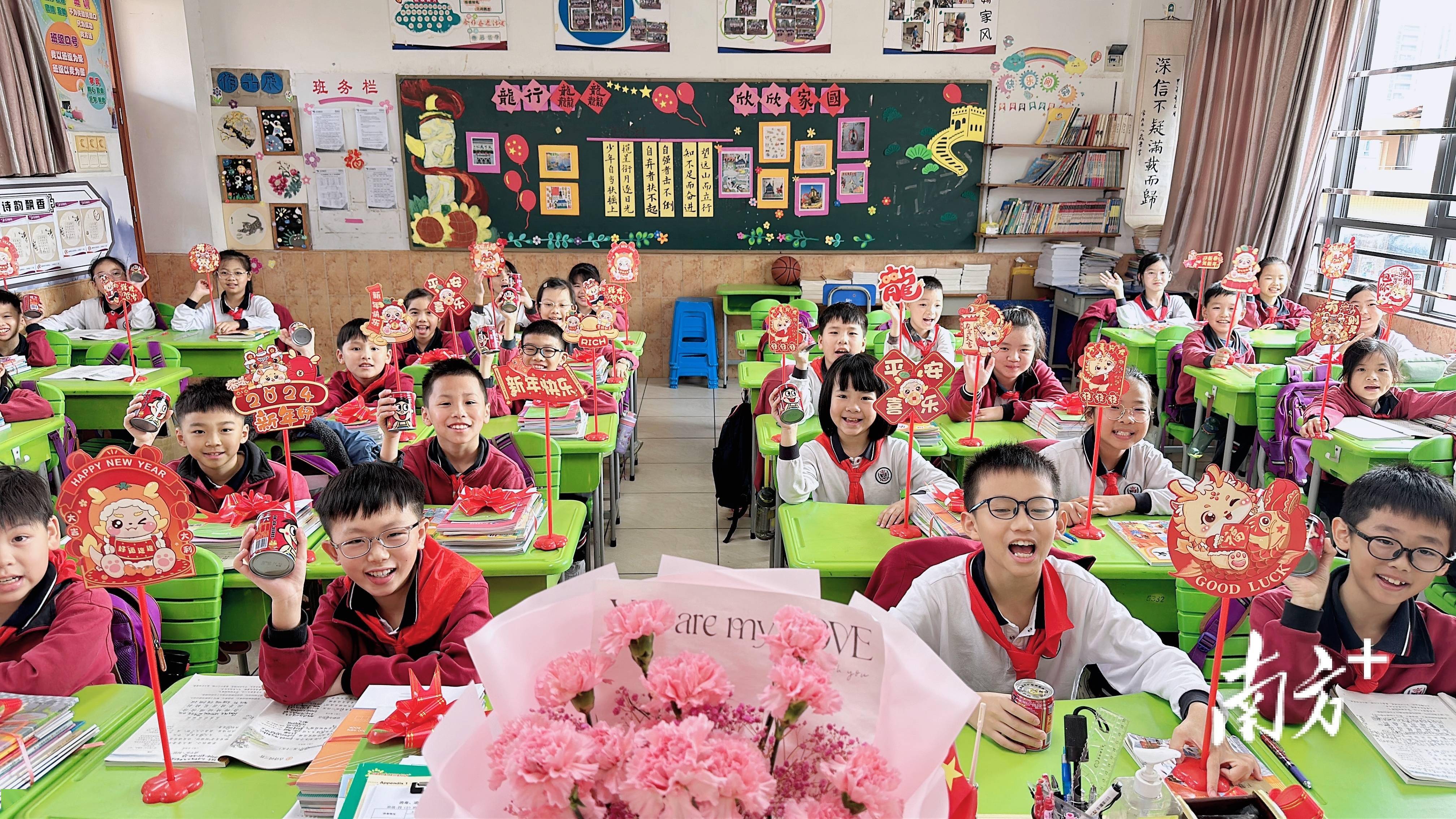 热辣滚烫开学礼!中山丽景学校千人齐诵《将进酒》