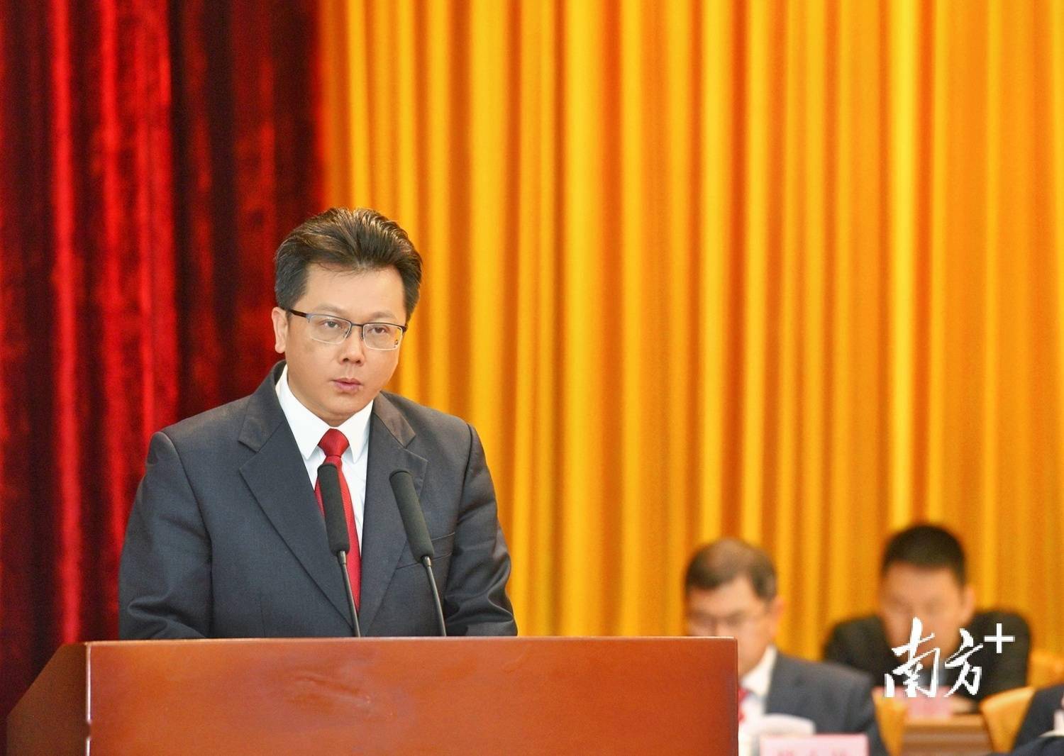 蕉岭县委书记,蕉华工业园区党委书记刘鸿涛:坚持"三个突出" 争当"三个