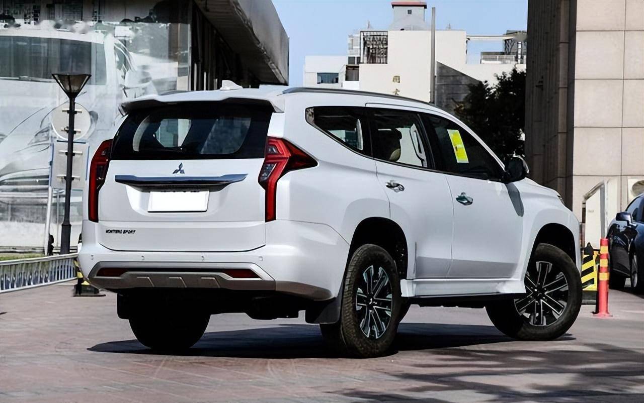 听了朋友的建议,花30万提辆三菱帕杰罗,车主:我想说一句真心话_搜狐