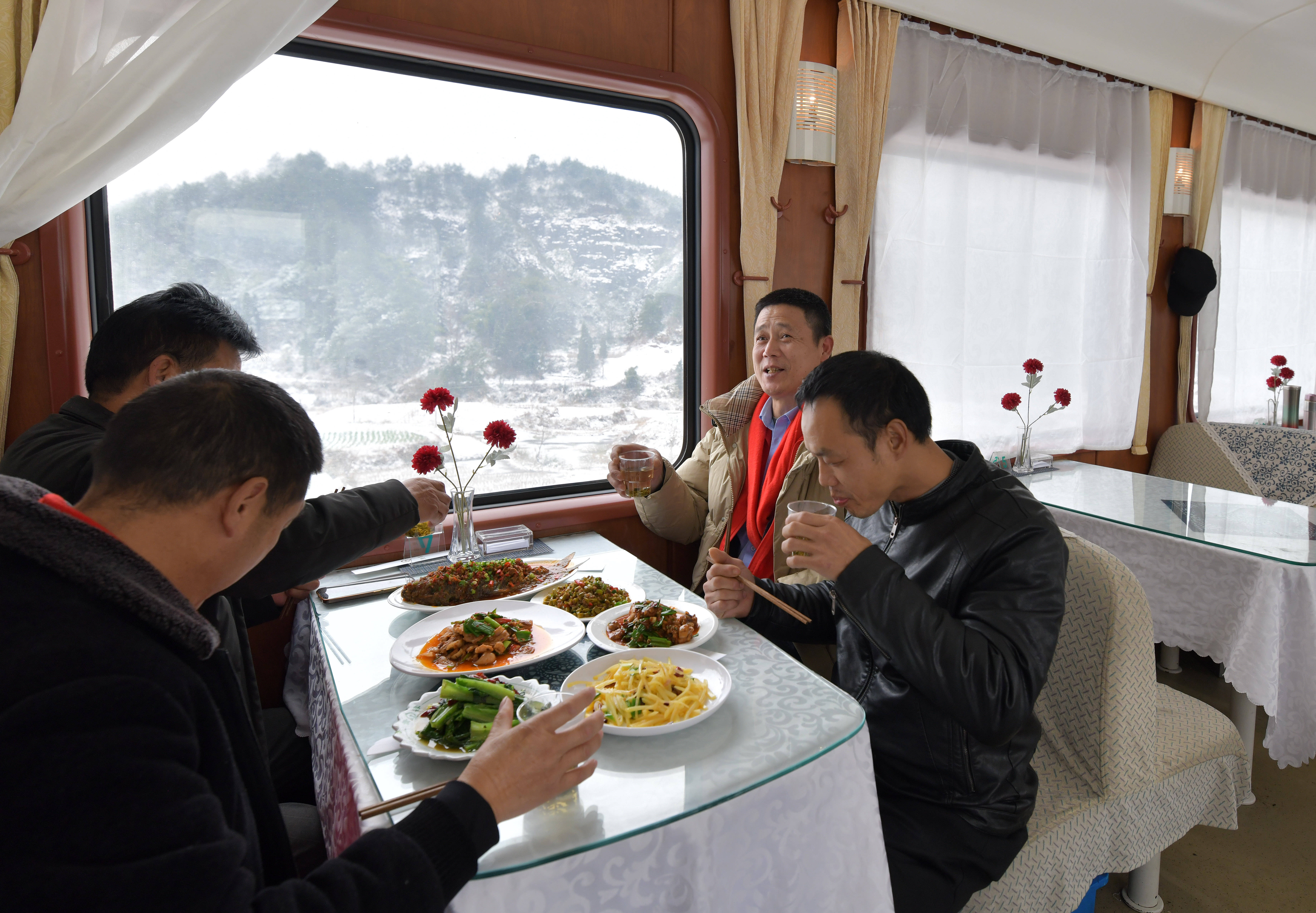 火车车厢豪华餐车图片