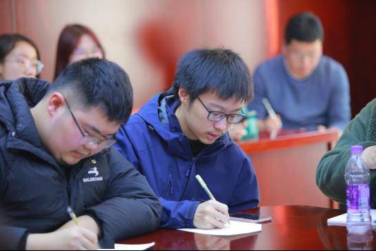 "衢州二中教育集团召开首届师范生大会_郑丽芬_翁胜华_人才库