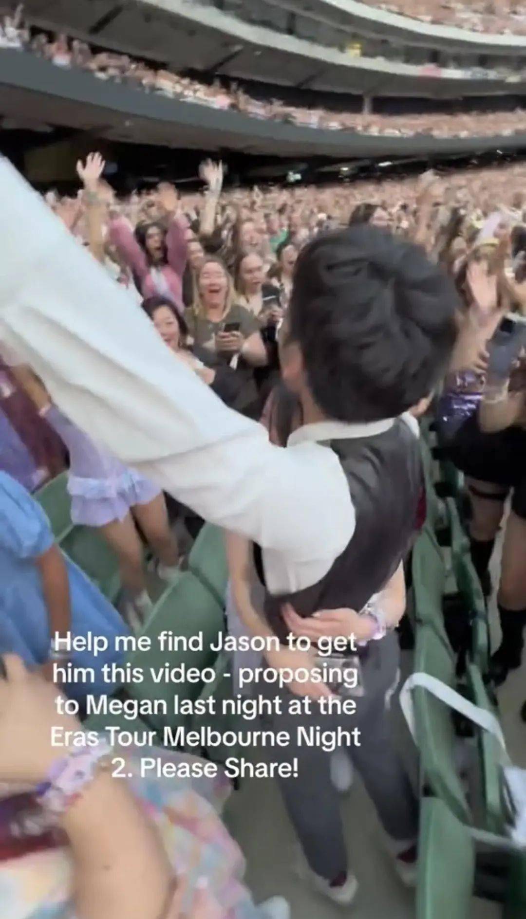 每唱一遍lovestory,就会有一个幸福的女孩被求婚成功