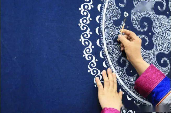 织金苗族蜡染:深沉悠远的沉静之美_织金县_图案_工艺品