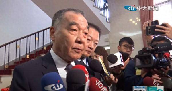 据台湾"中时新闻网"报道,19日下午,一艘金门游艇行经金门县大二胆海域